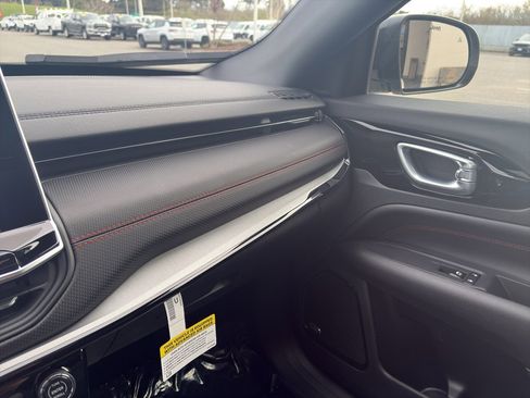 New 2026 Jeep Compass Trailhawk image 16