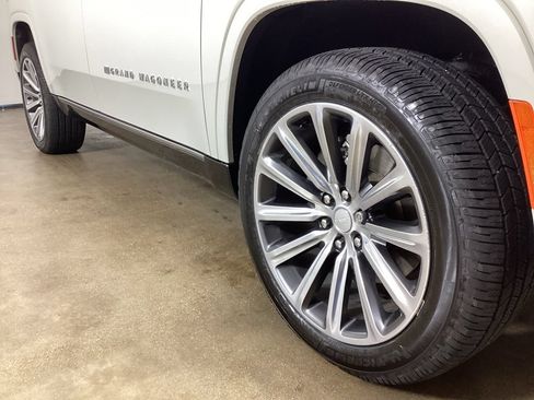 Used 2022 Jeep Grand Wagoneer Series I AWD/4WD image 6