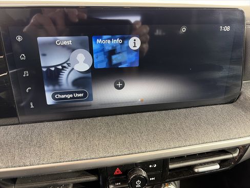 Used 2025 Nissan Kicks SV AWD/4WD image 19