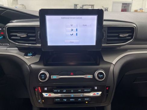 Used 2020 Ford Explorer XLT w/ Equipment Group 202A image 44