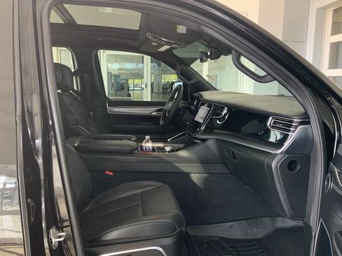 Used 2023 Jeep Wagoneer Series II image 16