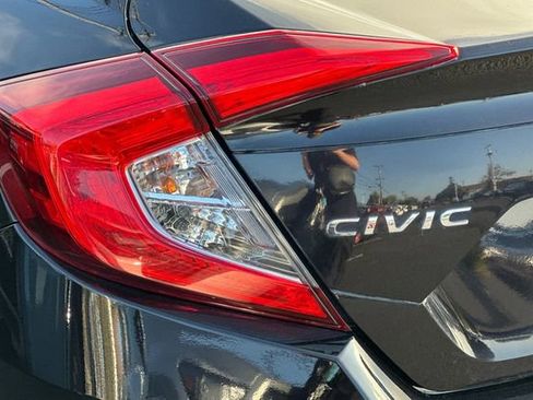 Used 2018 Honda Civic EX image 33