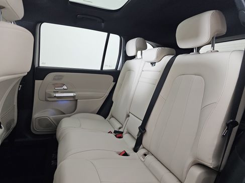 Certified 2025 Mercedes-Benz GLB 250 4MATIC image 21