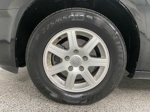 Used 2012 Chrysler Town & Country Touring image 21