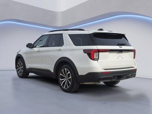 Used 2025 Ford Explorer ST-Line w/ Premium Package RWD image 4