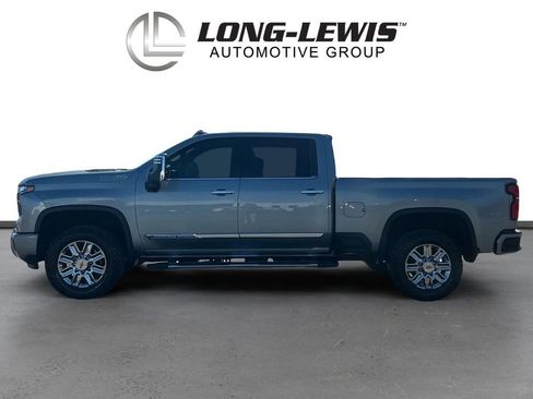 Used 2024 Chevrolet Silverado 2500 High Country w/ High Country Premium Package image 2