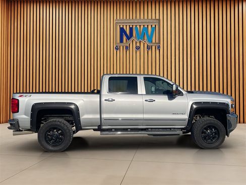 Used 2019 Chevrolet Silverado 3500 LTZ w/ LTZ Plus Package AWD/4WD image 29