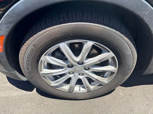 Used 2021 Cadillac XT4 Luxury w/ Trailering Package AWD/4WD image 8