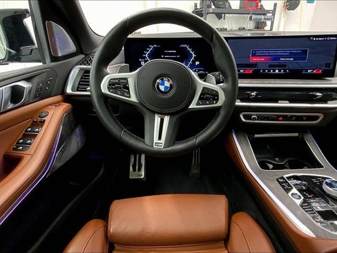 Used 2025 BMW X5 M60i w/ Executive Package image 4