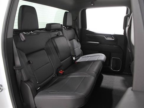 Used 2025 GMC Sierra 1500 SLT AWD/4WD image 17