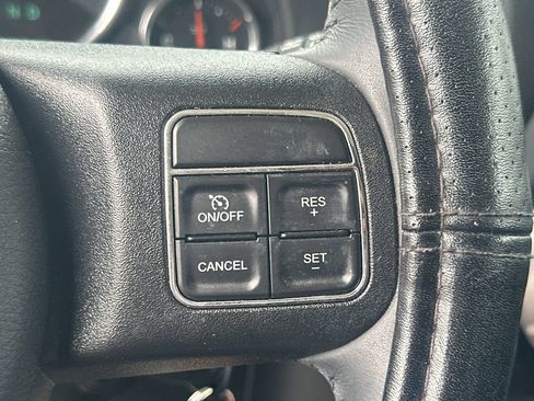 Used 2018 Jeep Wrangler Sahara w/ Connectivity Group AWD/4WD image 22