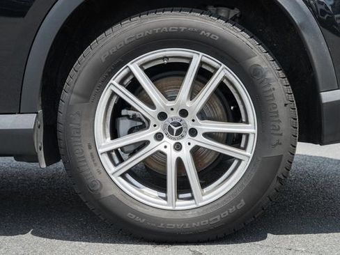 Used 2025 Mercedes-Benz GLC 300 4MATIC image 18