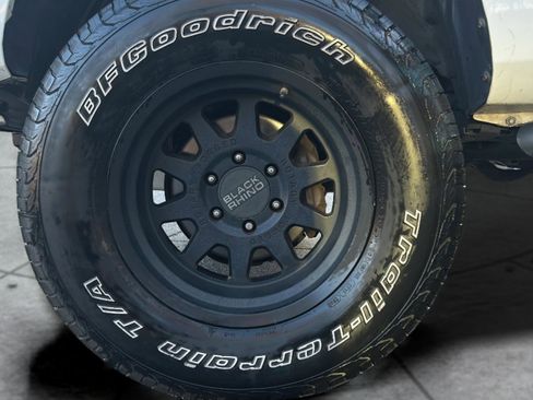 Used 2020 Toyota Tacoma SR image 39