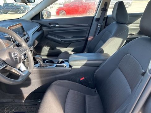Used 2024 Nissan Altima 2.5 SV image 32