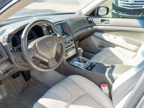 Used 2010 INFINITI G37 Journey w/ Premium Pkg image 10