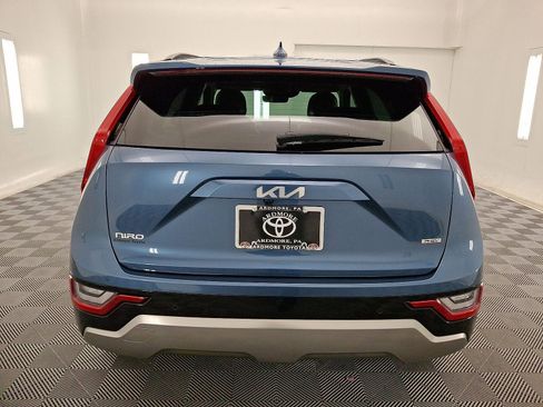 Used 2023 Kia Niro SX Touring image 23