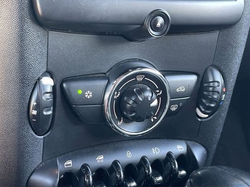 Used 2011 MINI Cooper S image 25