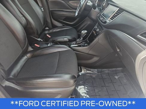 Used 2021 Buick Encore Preferred image 11