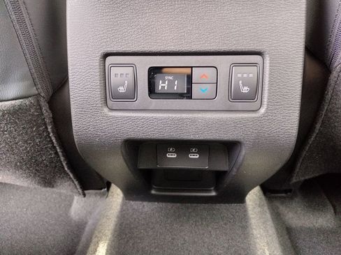 New 2026 Mitsubishi Outlander SEL image 28