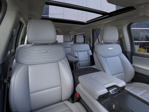 New 2026 Ford Expedition Max Platinum w/ Platinum Ultimate Package AWD/4WD image 12