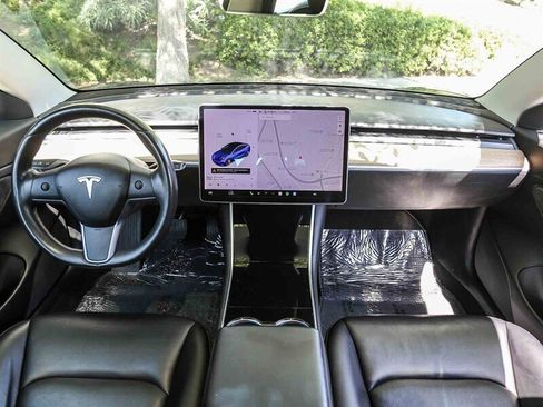 Used 2018 Tesla Model 3 Mid Range RWD image 13