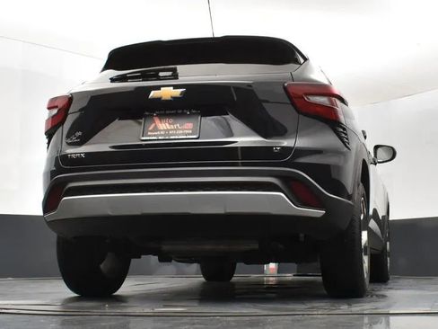 Used 2024 Chevrolet Trax LT w/ Driver Confidence Package image 13