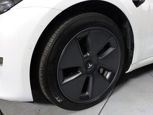Used 2023 Tesla Model 3 Standard Range image 6