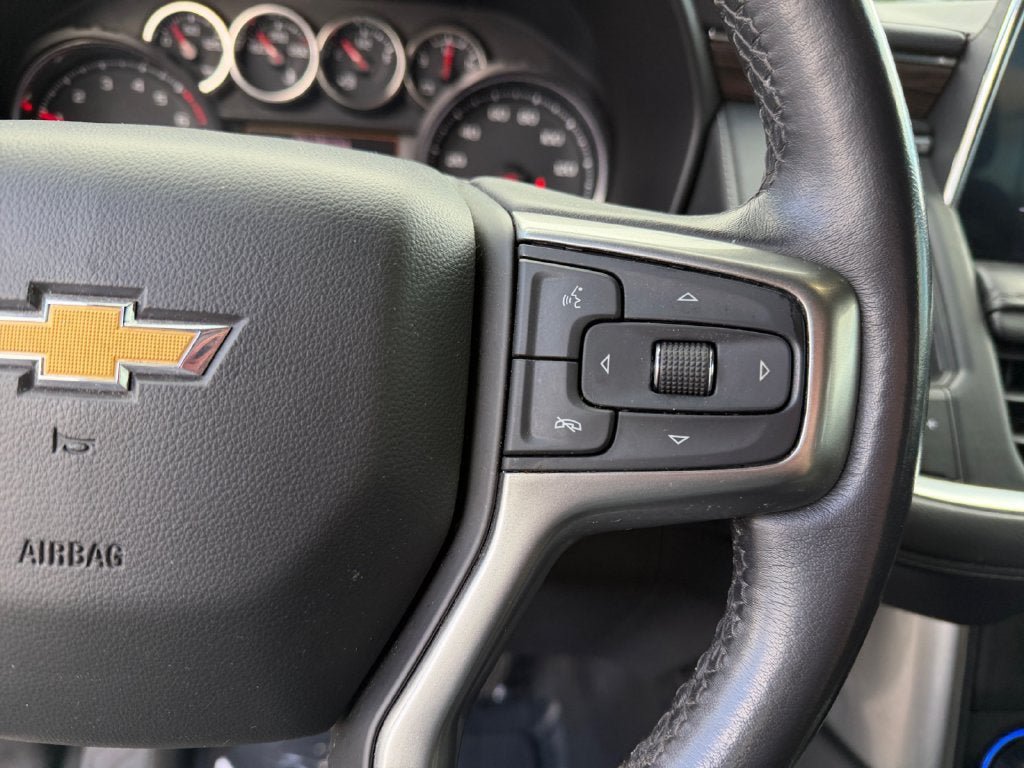 Used 2021 Chevrolet Suburban LT AWD/4WD image 17