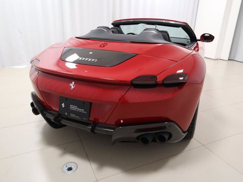 Used 2025 Ferrari Roma Spider image 11