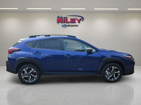 Used 2025 Subaru Crosstrek 2.0i Premium image 6