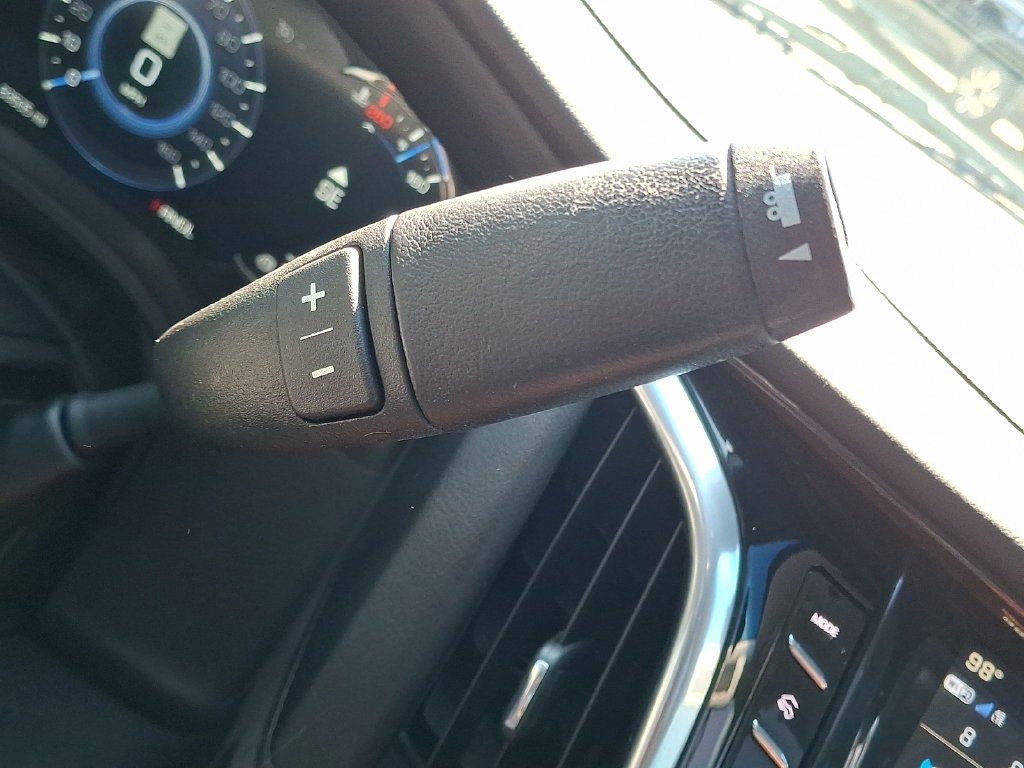 Used 2020 Cadillac Escalade Luxury AWD/4WD image 16