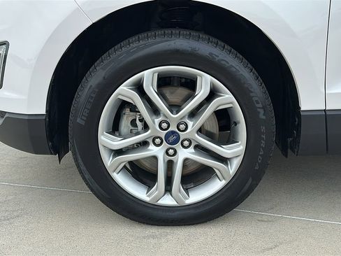 Used 2016 Ford Edge Titanium w/ Technology Package FWD image 6