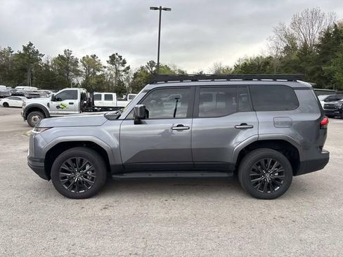 Used 2025 Lexus GX 550 w/ Accessory Package (2T) image 4