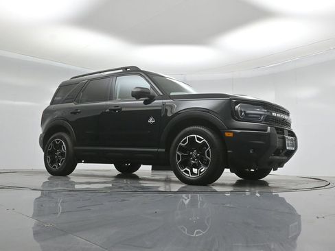 Certified 2025 Ford Bronco Sport Outer Banks w/ Outer Banks Tech Package+ AWD/4WD image 4