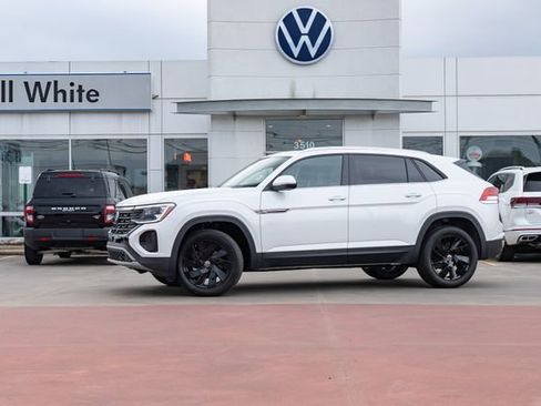 New 2026 Volkswagen Atlas Cross Sport SE image 1