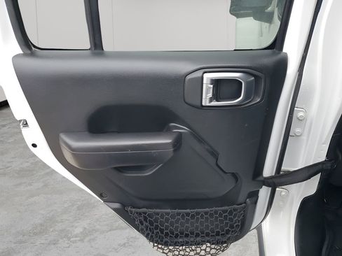 Used 2018 Jeep Wrangler Unlimited Rubicon image 17