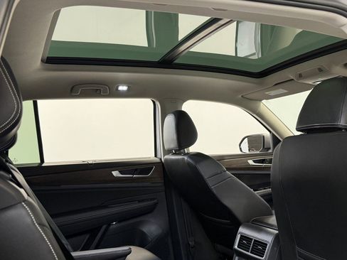 Used 2024 Volkswagen Atlas SEL image 14