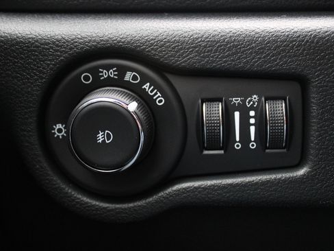 New 2026 Chrysler Pacifica Select image 21