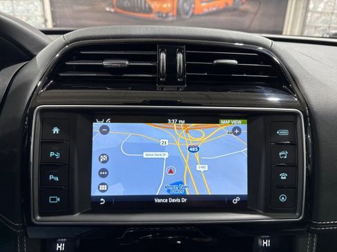 Used 2017 Jaguar F-PACE S image 79