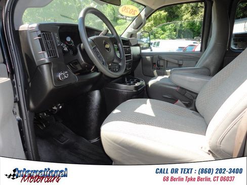Used 2020 Chevrolet Express 3500 LT w/ LT Preferred Equipment Group RWD image 14