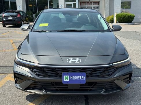 Used 2024 Hyundai Elantra Limited FWD image 9