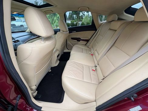 Used 2010 Honda Crosstour EX-L image 17