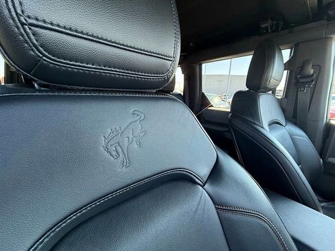 Used 2023 Ford Bronco Badlands image 26