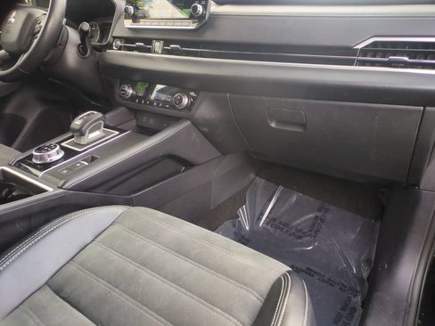 Used 2024 Mitsubishi Outlander FWD image 17