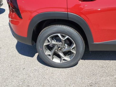 New 2026 Chevrolet Trax LT w/ Driver Confidence Package FWD image 5