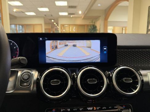 Certified 2025 Mercedes-Benz GLB 250 image 12