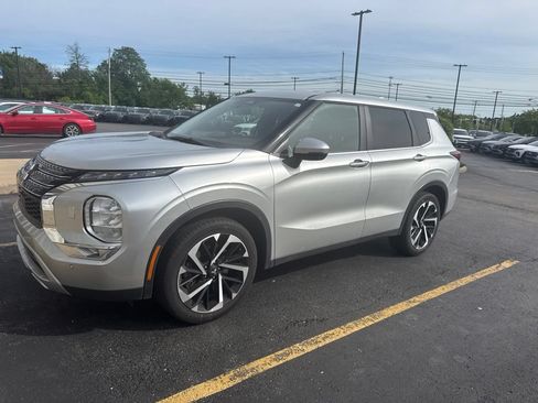 Used 2022 Mitsubishi Outlander SE AWD/4WD image 4