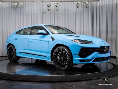 Used 2024 Lamborghini Urus S AWD/4WD image 9