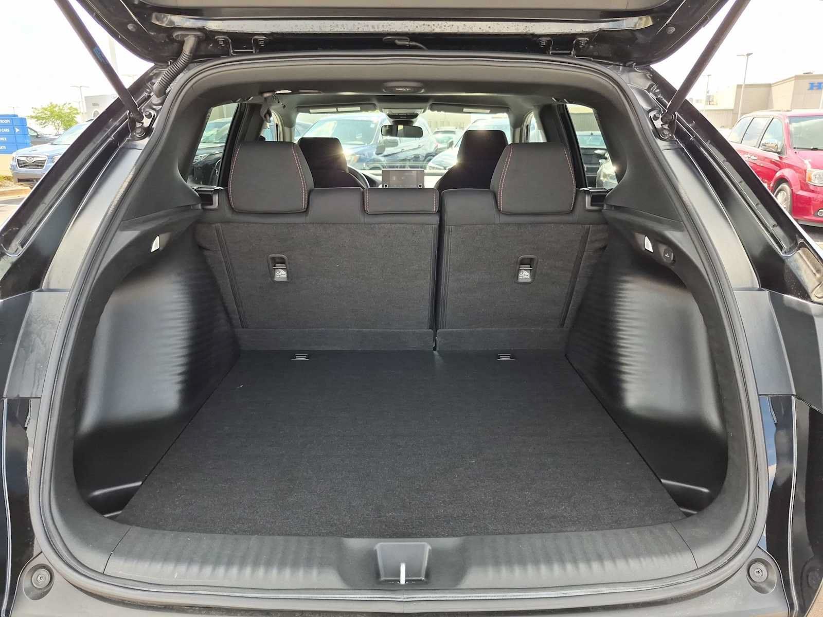 Certified 2025 Honda HR-V Sport image 28
