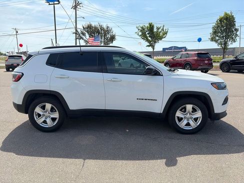 Used 2022 Jeep Compass Latitude w/ Sun and Sound Group FWD image 15